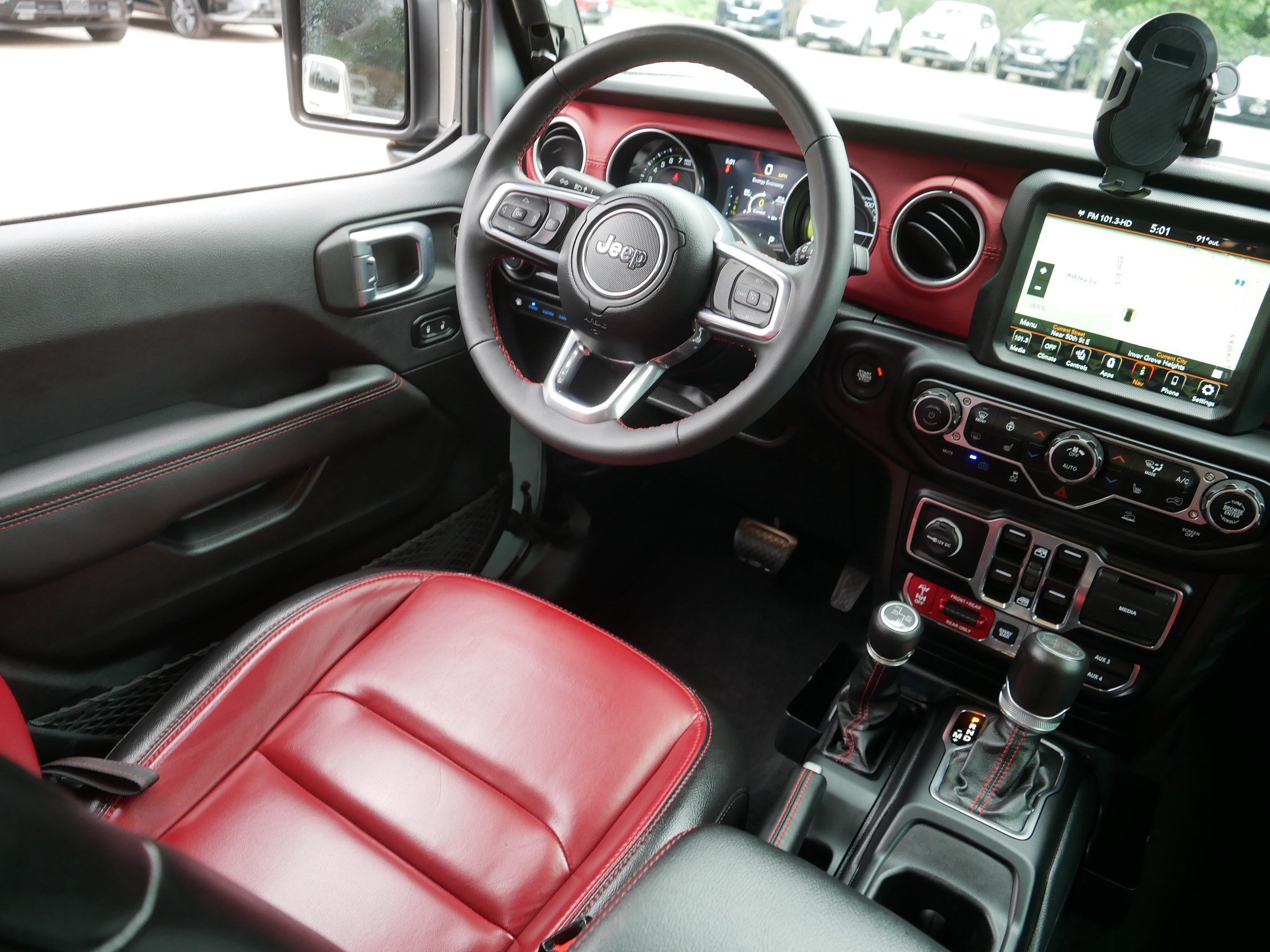 Used 2023 Jeep Wrangler Unlimited Rubicon 4xe AWD/4WD image 9