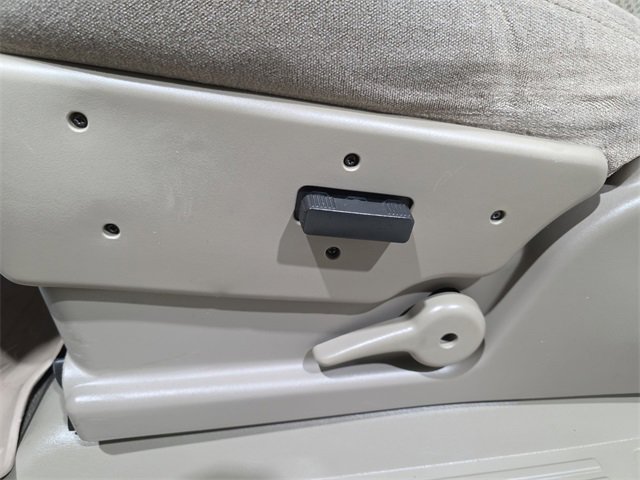 Used 2004 Chevrolet Suburban LS image 12