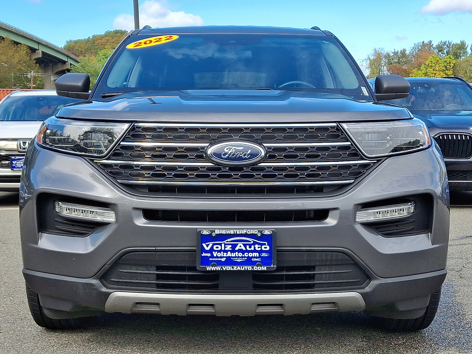 Certified 2022 Ford Explorer XLT w/ Equipment Group 202A image 3