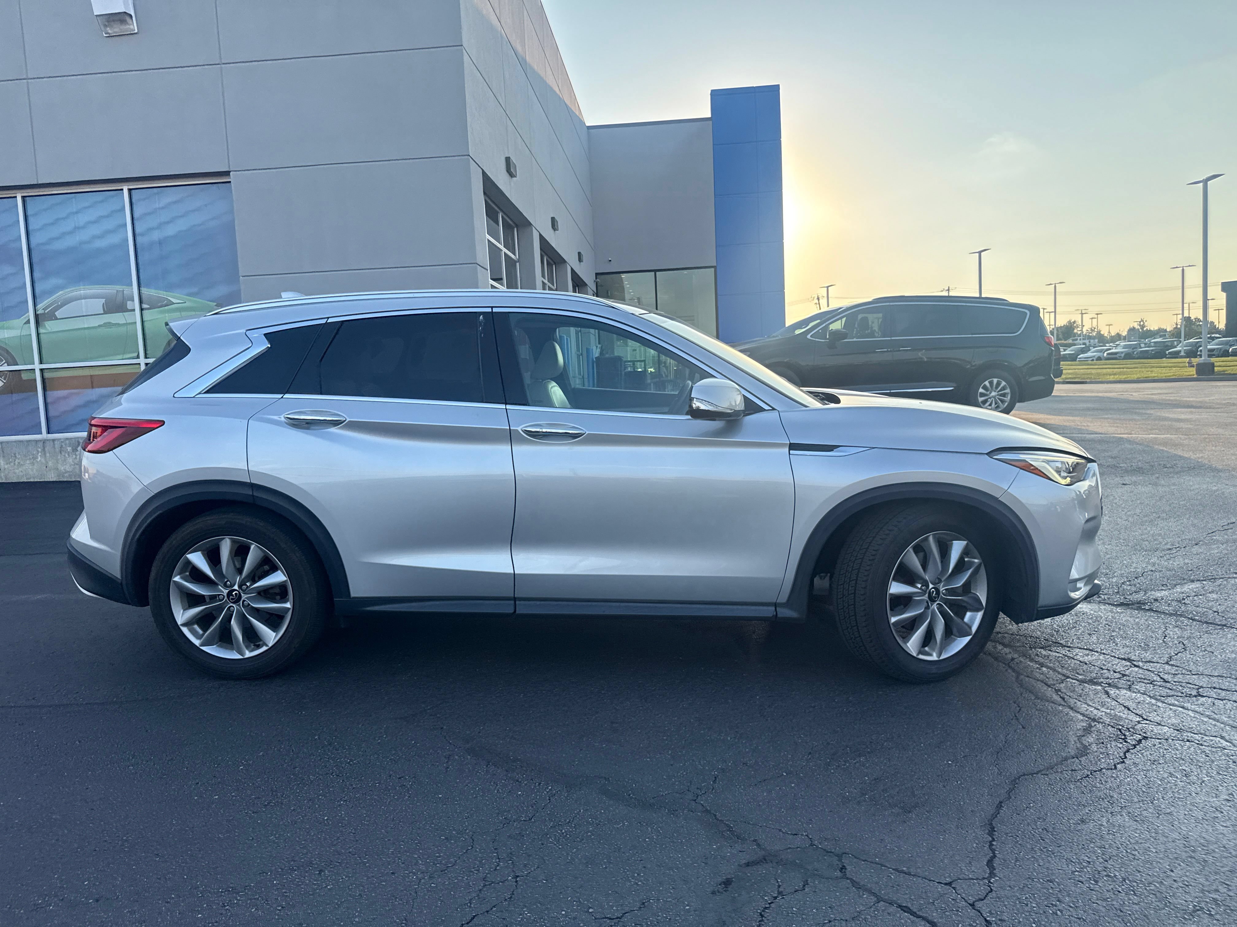 Used 2020 INFINITI QX50 Essential AWD/4WD image 29