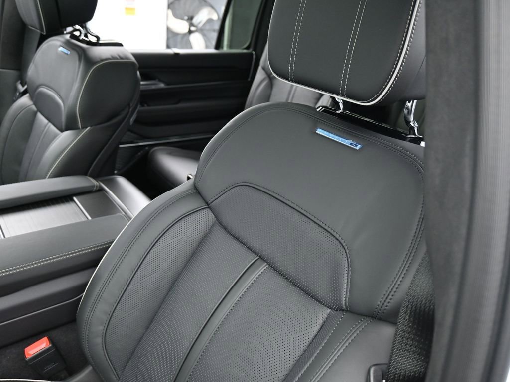 Used 2024 Jeep Grand Wagoneer Series II w/ Quick Order Packagew 28T image 17