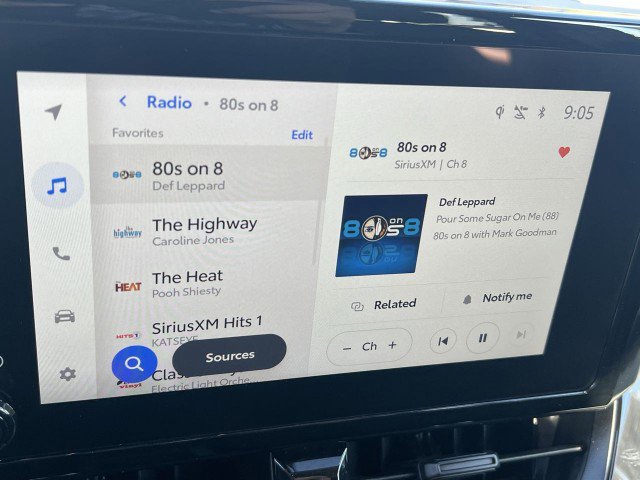 Used 2025 Toyota Corolla Cross LE image 13