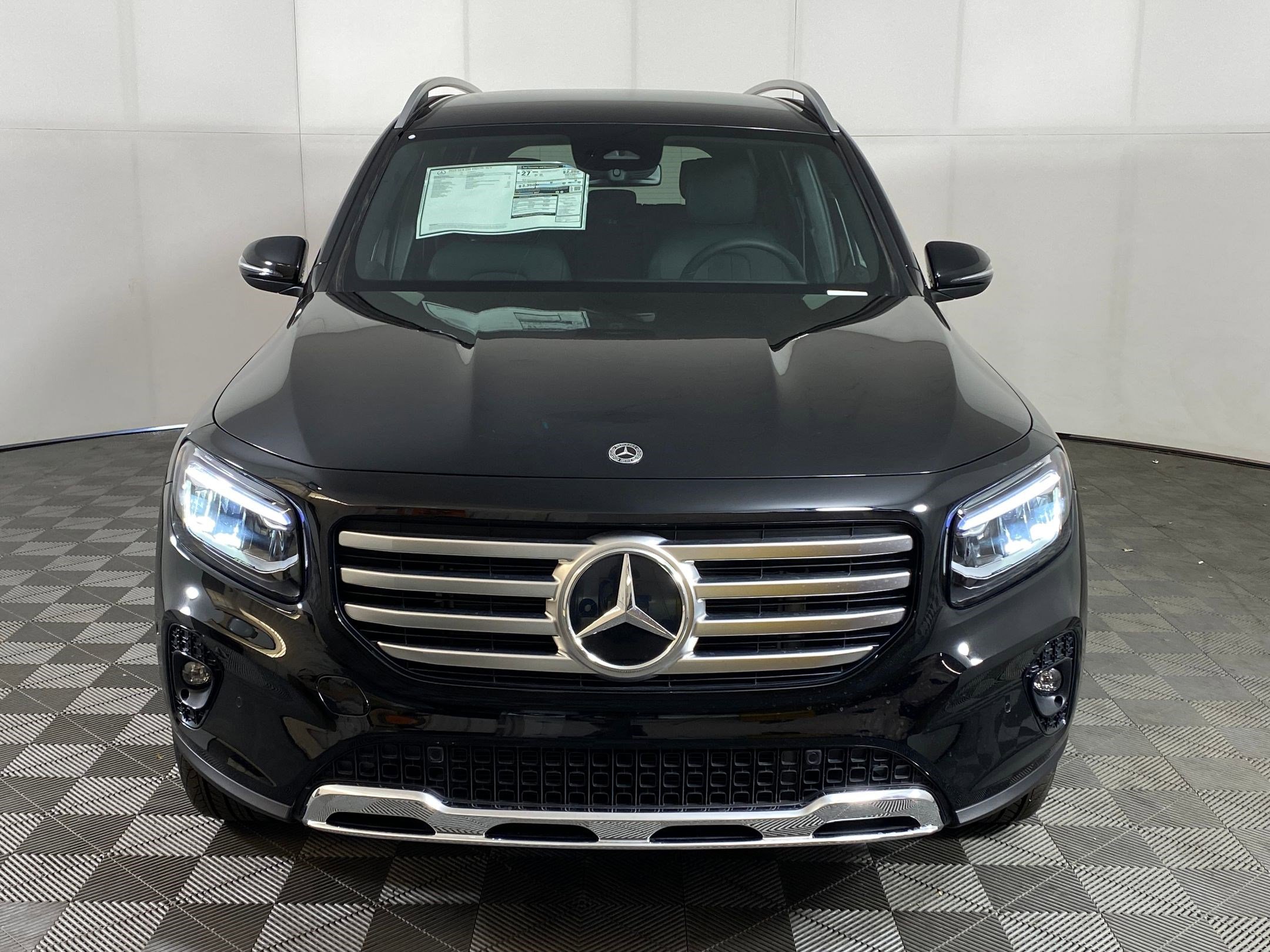New 2025 Mercedes-Benz GLB 250 4MATIC image 5