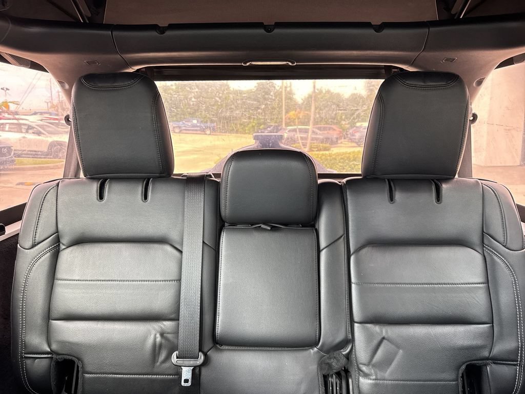Used 2019 Jeep Wrangler Unlimited Sahara w/ Dual Top Group AWD/4WD image 18