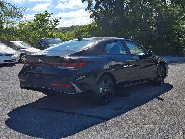 New 2026 Hyundai Elantra SEL Sport FWD image 4