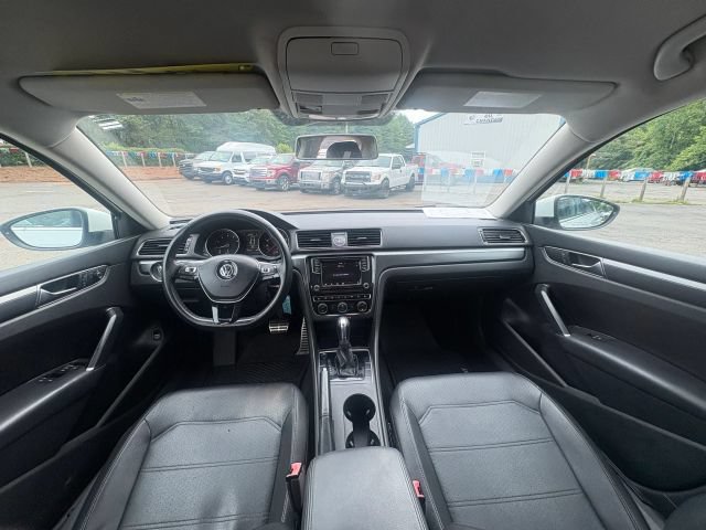 Used 2017 Volkswagen Passat 1.8T R-Line FWD image 11