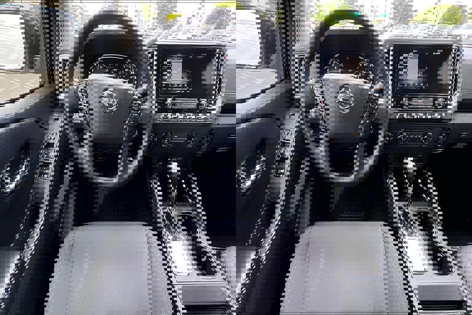 Used 2025 Nissan Frontier SV AWD/4WD image 6