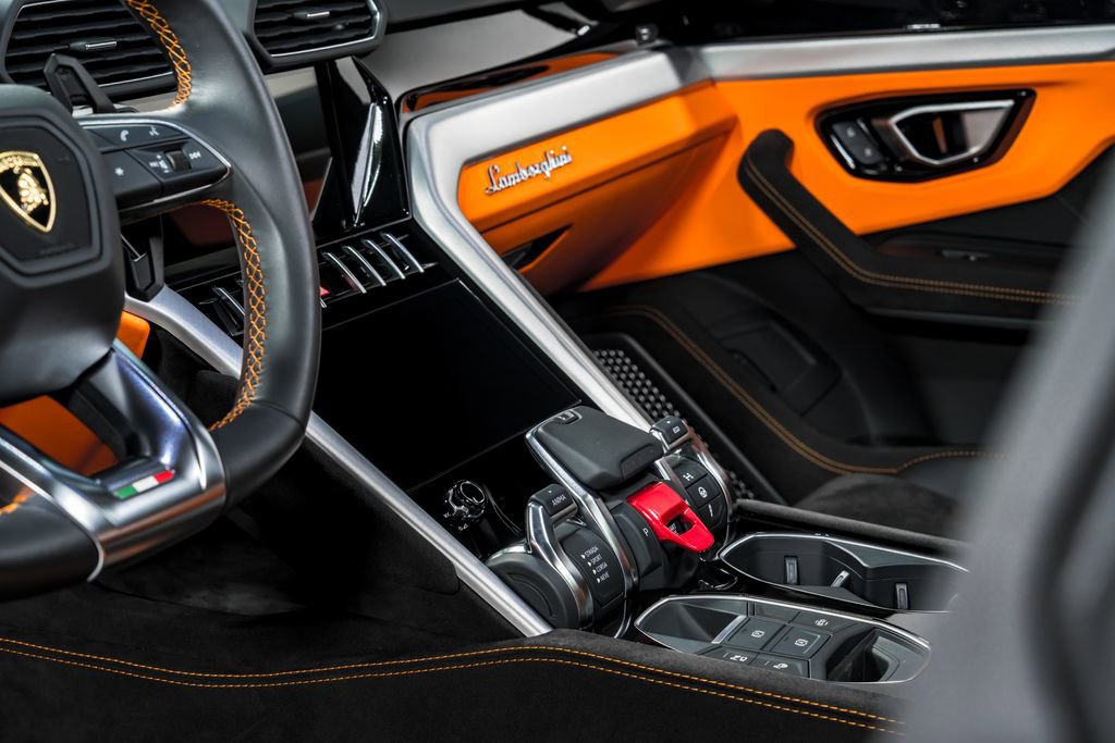 Used 2023 Lamborghini Urus S image 23