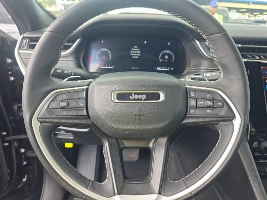 Used 2023 Jeep Grand Cherokee L Laredo RWD image 14