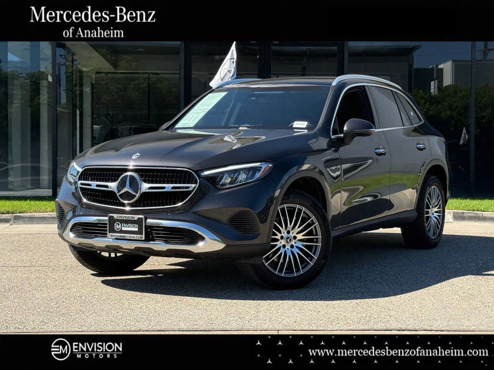 Used 2026 Mercedes-Benz GLC 300 image 1