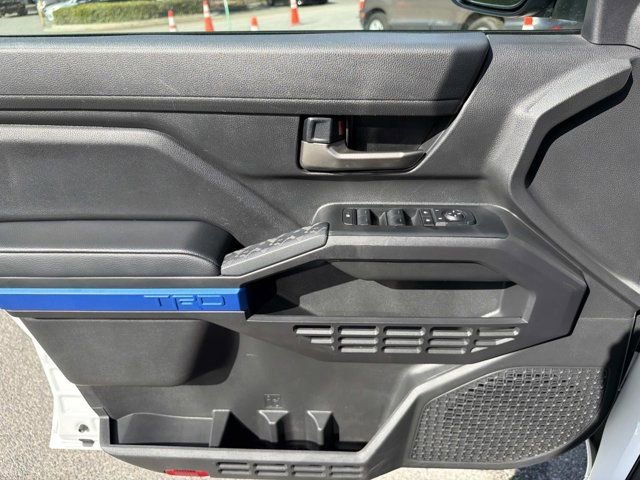Certified 2025 Toyota Tacoma TRD Off-Road AWD/4WD image 7