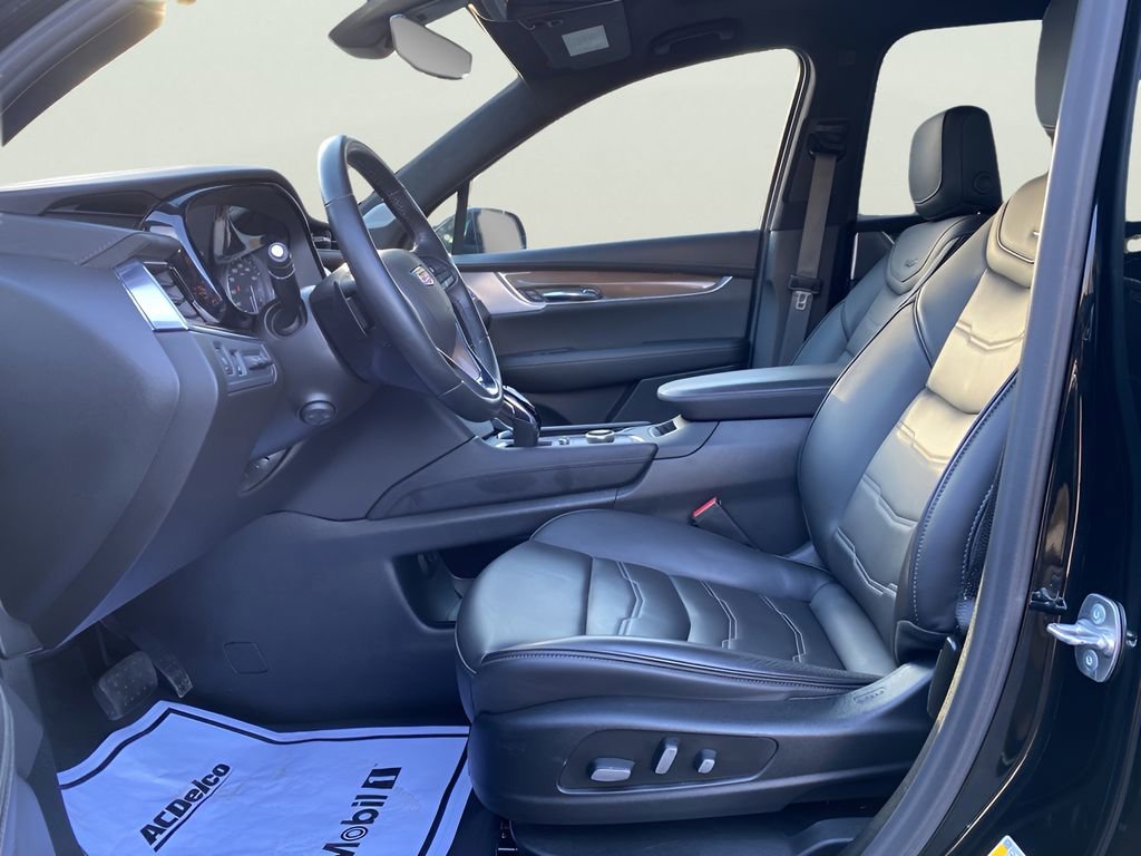Certified 2024 Cadillac XT6 Premium Luxury w/ Platinum Package image 17