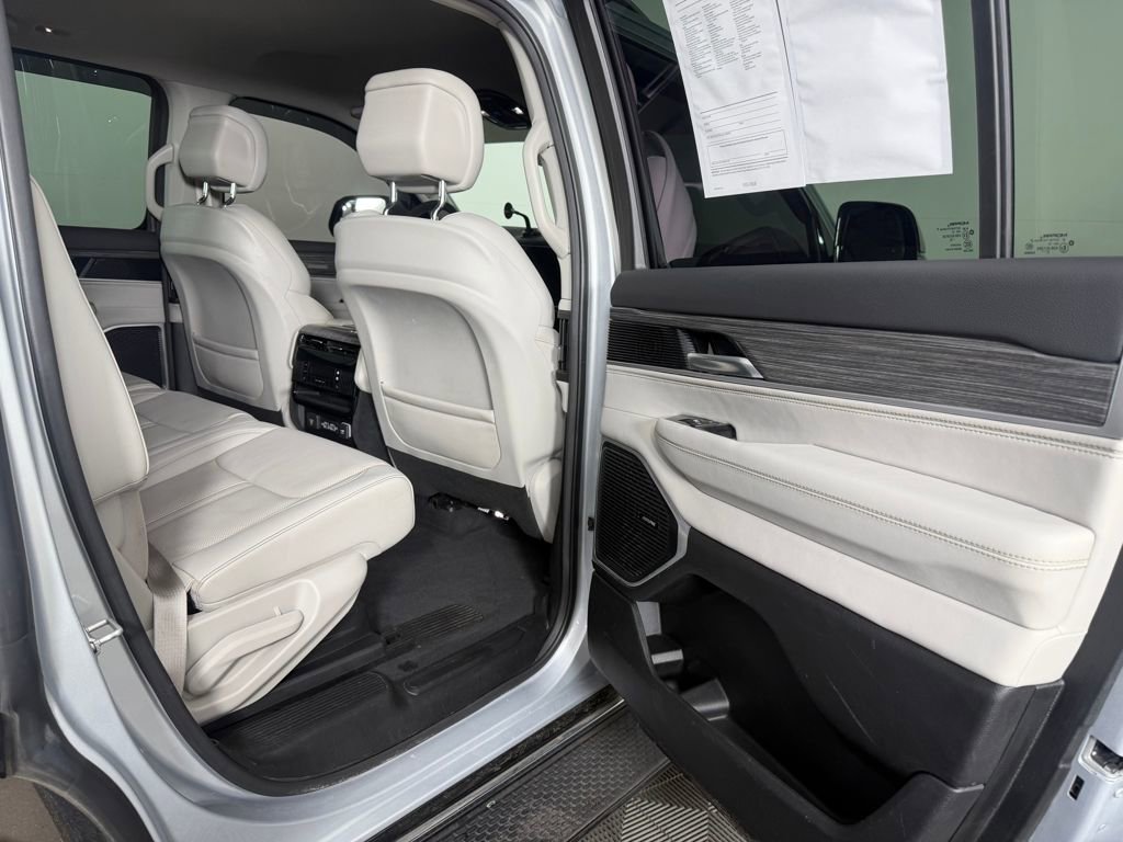 Used 2022 Jeep Wagoneer Series III image 14