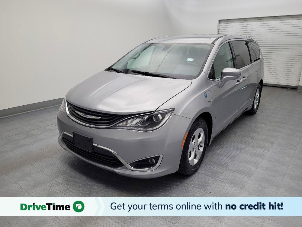 Used 2018 Chrysler Pacifica Touring Plus FWD image 1