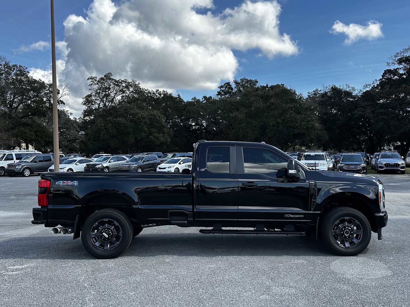 Used 2025 Ford F250 XL w/ STX Appearance Package image 10