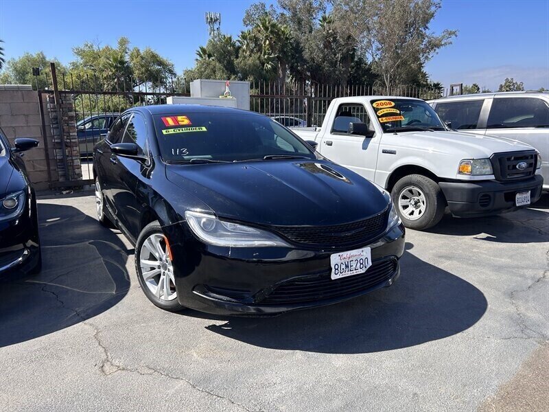 Used 2015 Chrysler 200 Limited w/ Convenience Group FWD image 40
