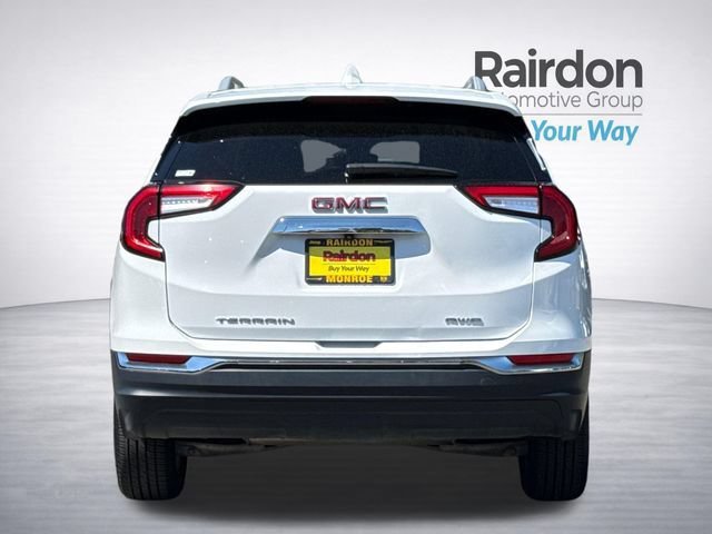 Used 2024 GMC Terrain SLT AWD/4WD image 5