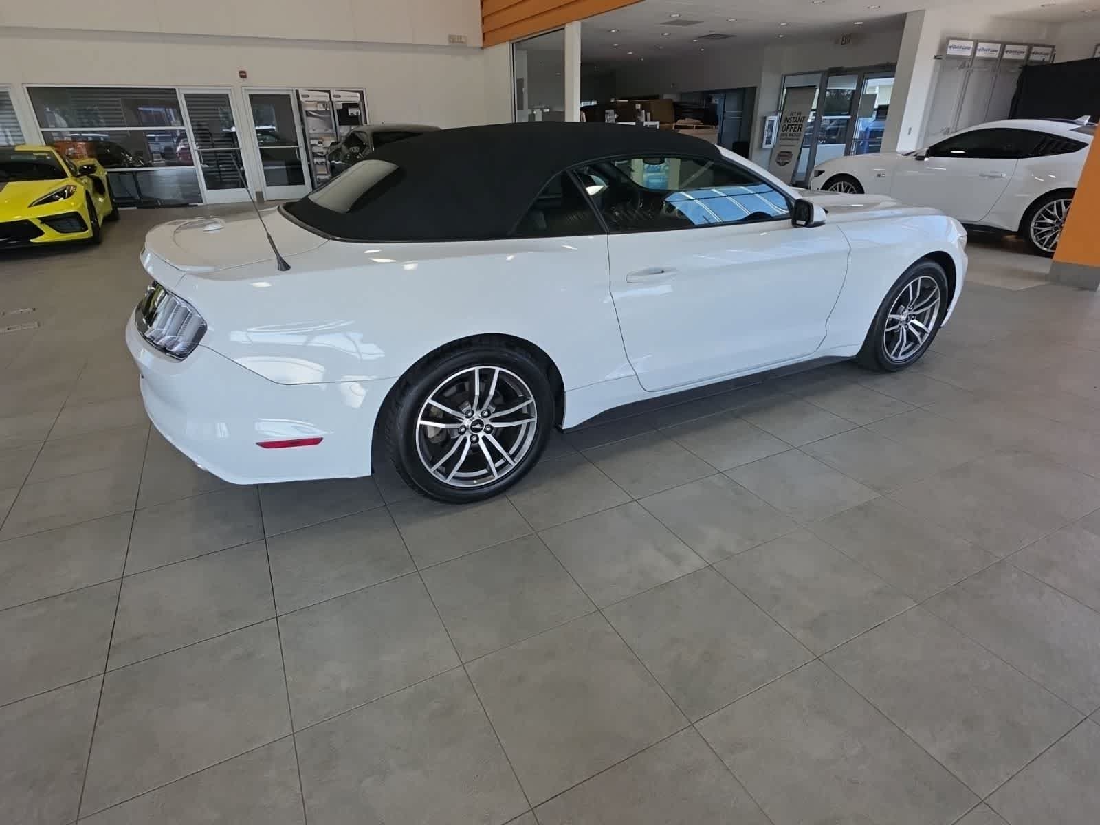 Used 2017 Ford Mustang Premium RWD image 7