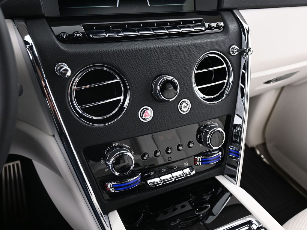 Certified 2022 Rolls-Royce Cullinan image 23