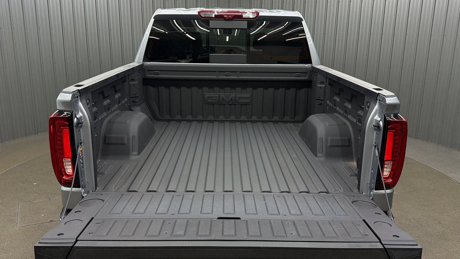 Used 2026 GMC Sierra 1500 AT4 w/ AT4 Premium Package AWD/4WD image 17