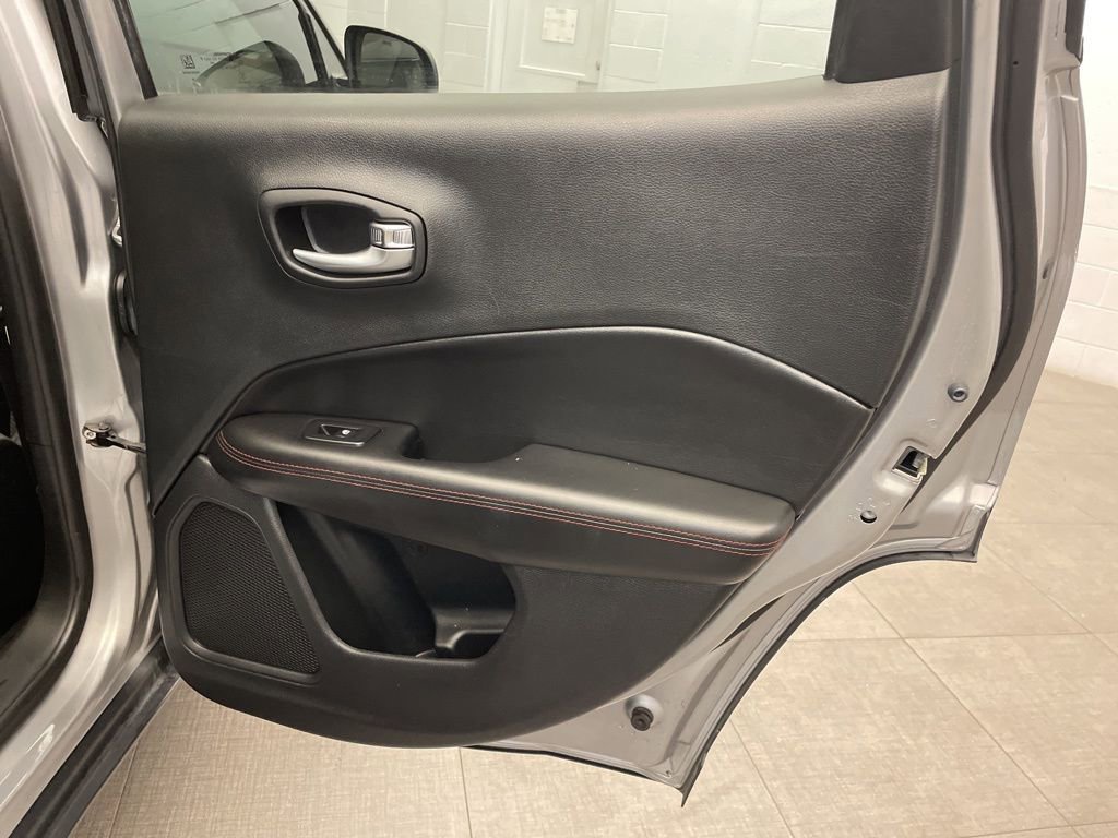 Used 2018 Jeep Compass Trailhawk image 31