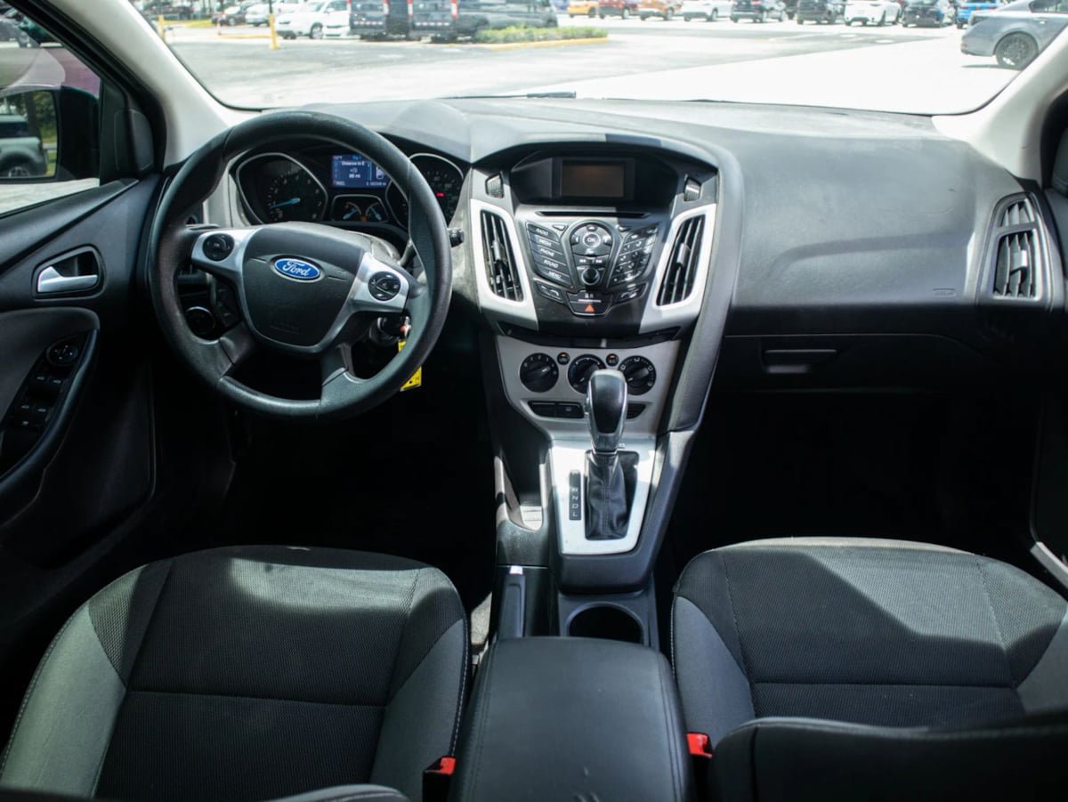Used 2014 Ford Focus SE FWD image 23