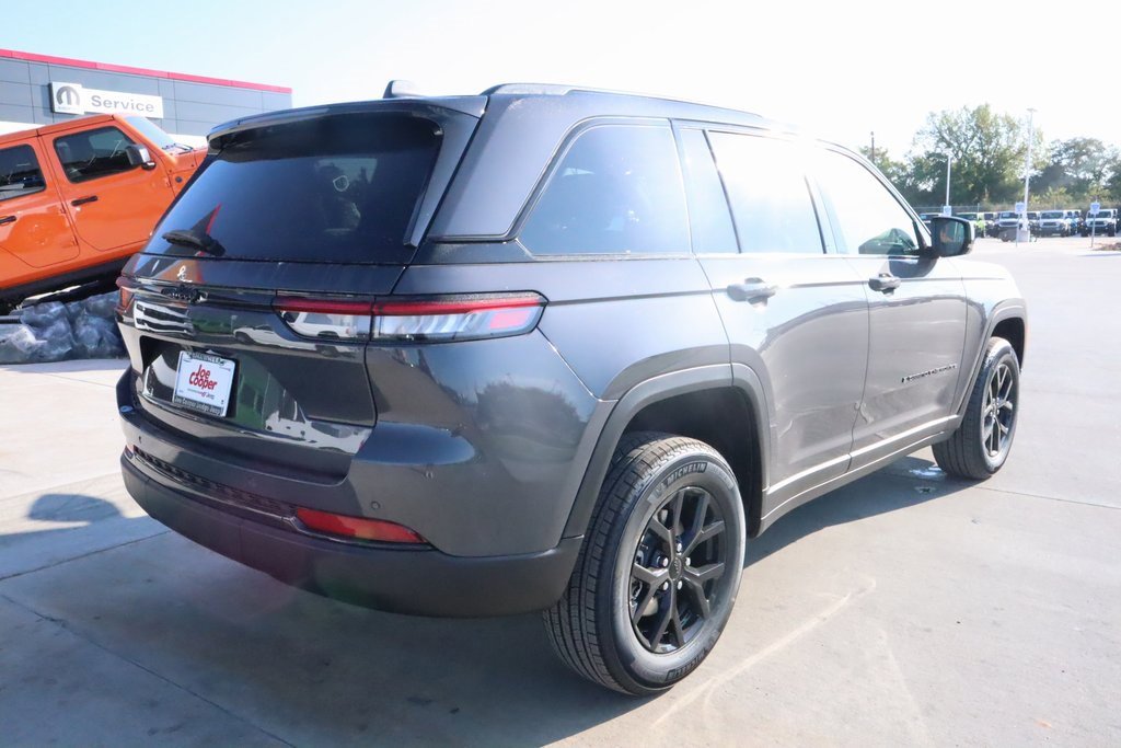 New 2025 Jeep Grand Cherokee Altitude image 20