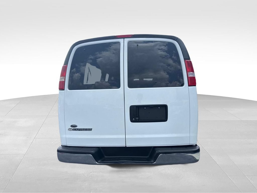 Used 2019 Chevrolet Express 3500 LT w/ LT Preferred Equipment Group RWD image 9