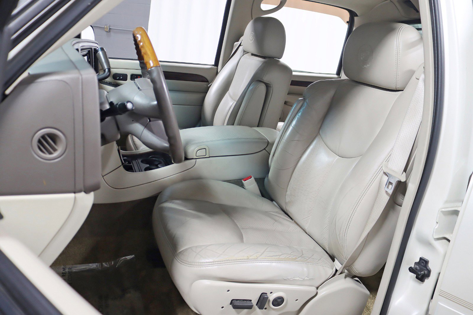 Used 2003 Cadillac Escalade EXT image 20