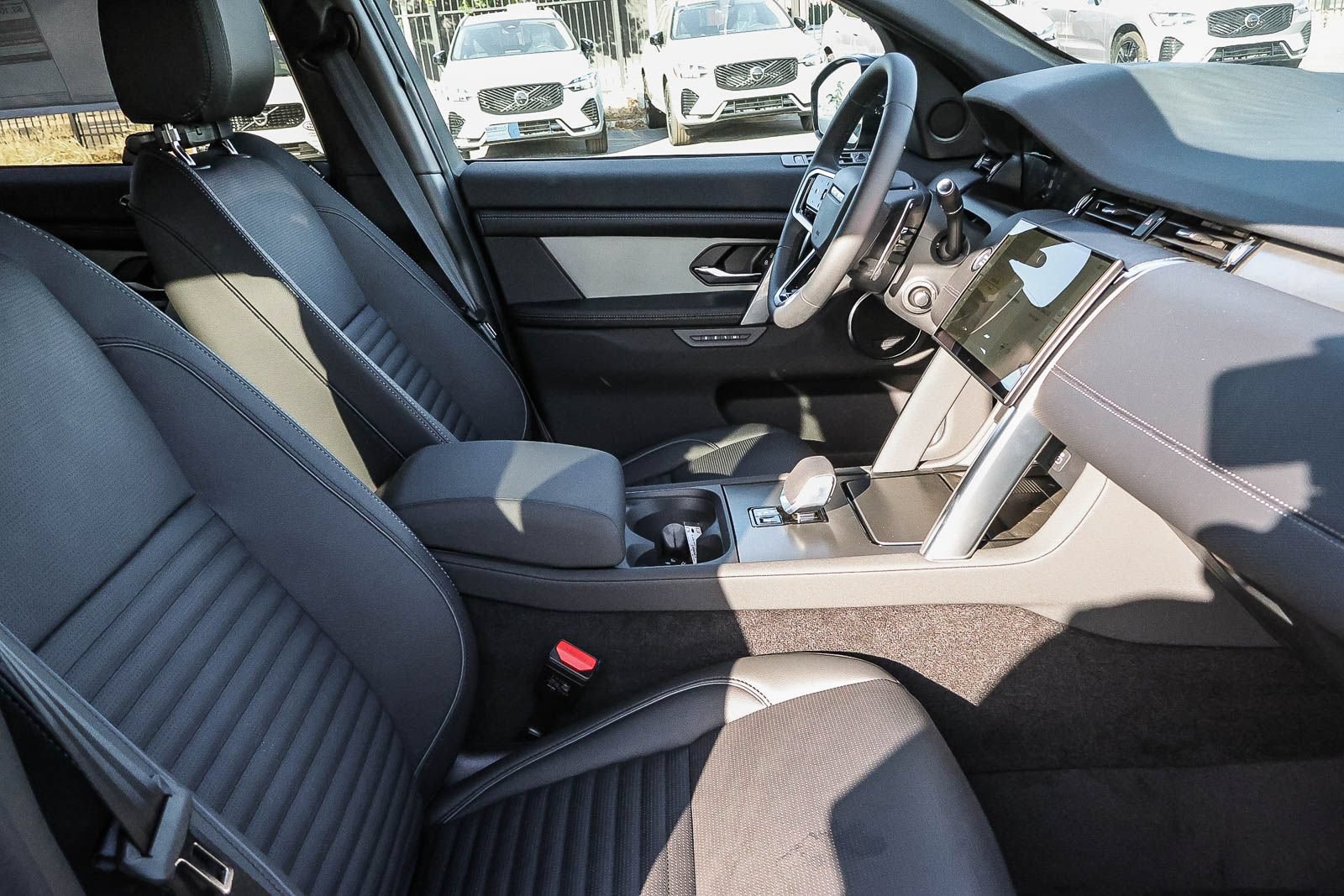 New 2026 Land Rover Discovery Sport Landmark AWD/4WD image 16