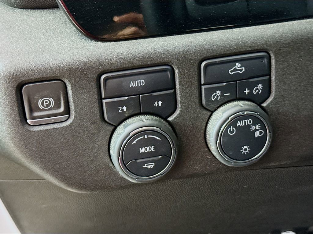 Used 2023 Chevrolet Silverado 1500 LT AWD/4WD image 10