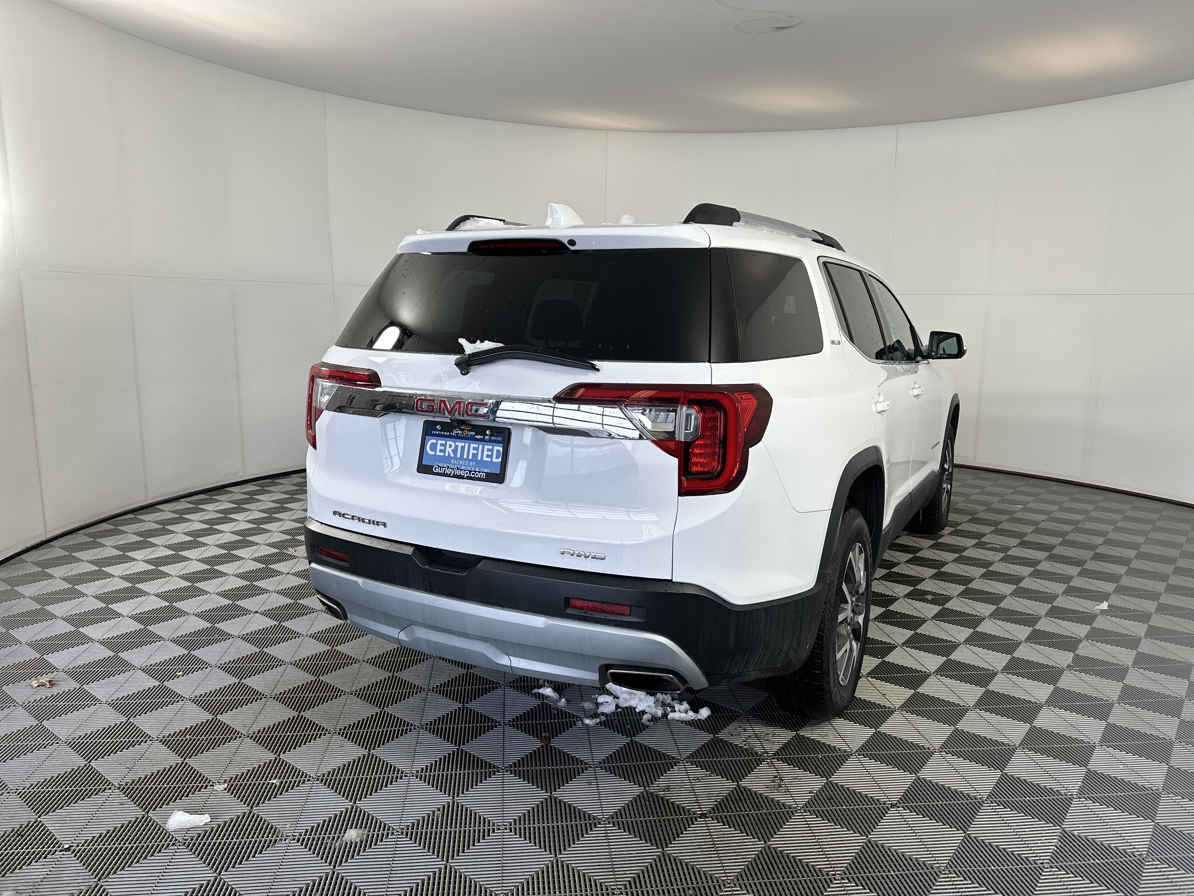 Used 2023 GMC Acadia SLE w/ Driver Convenience Package image 11