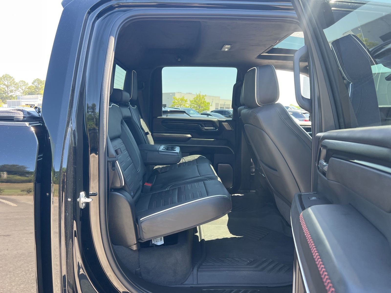 Used 2025 GMC Sierra 2500 AT4X w/ AT4X AEV Edition AWD/4WD image 37