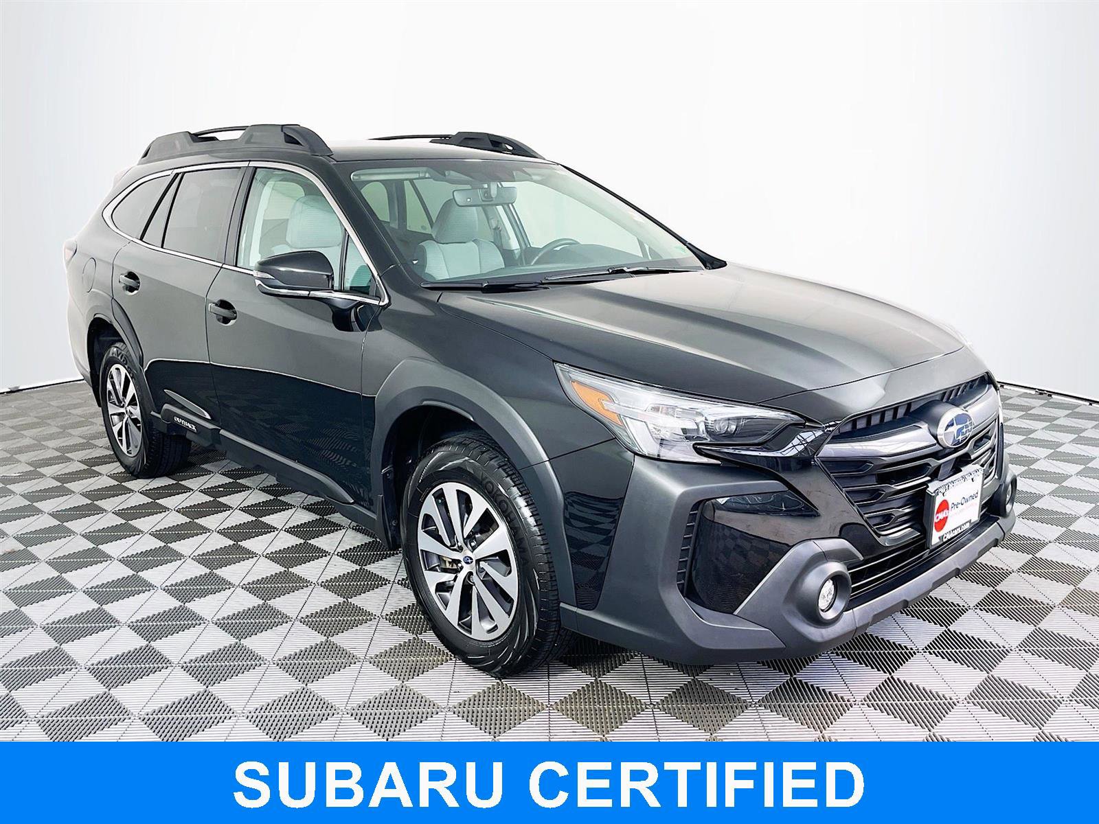 Used 2025 Subaru Outback Premium image 1