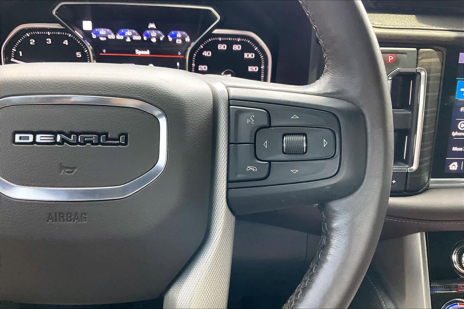 Used 2021 GMC Yukon Denali w/ Denali Premium Package RWD image 19