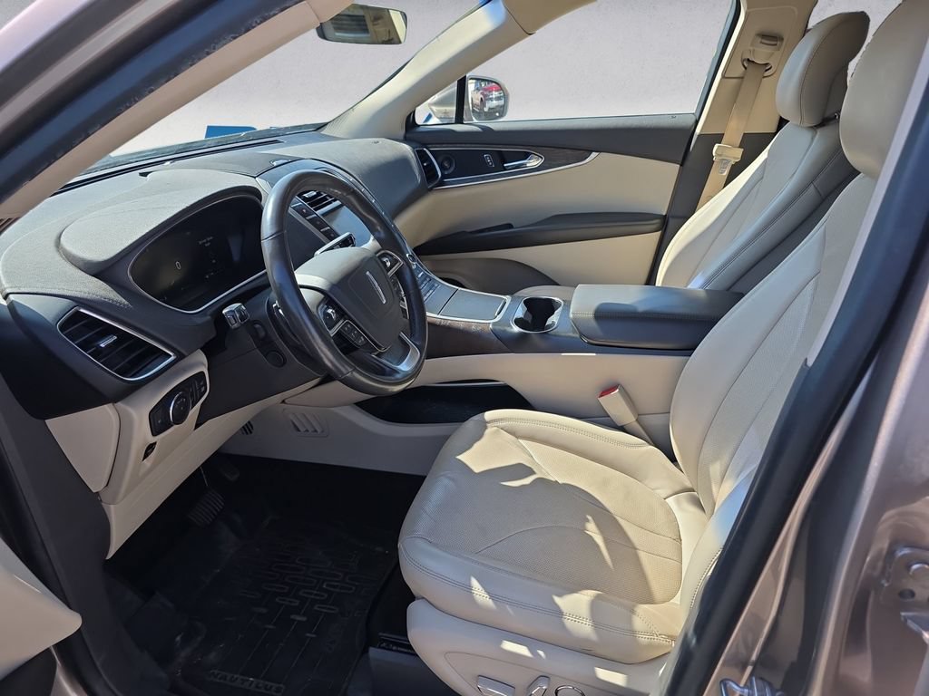 Used 2019 Lincoln Nautilus Reserve AWD/4WD image 9