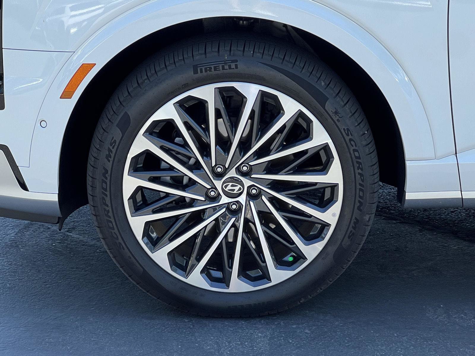 Certified 2026 Hyundai Palisade Calligraphy AWD/4WD image 13