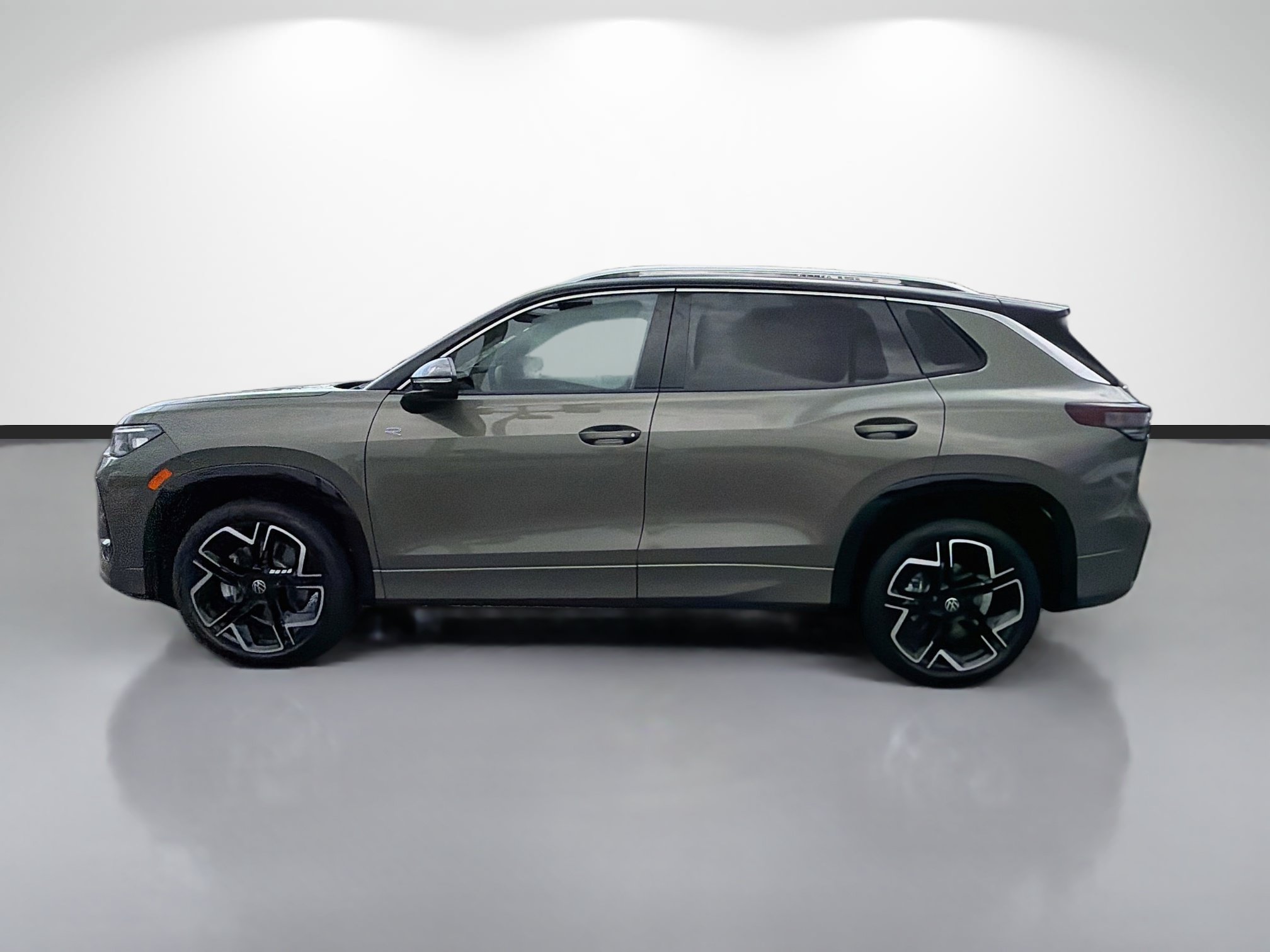 New 2026 Volkswagen Tiguan SEL R-Line AWD/4WD image 6