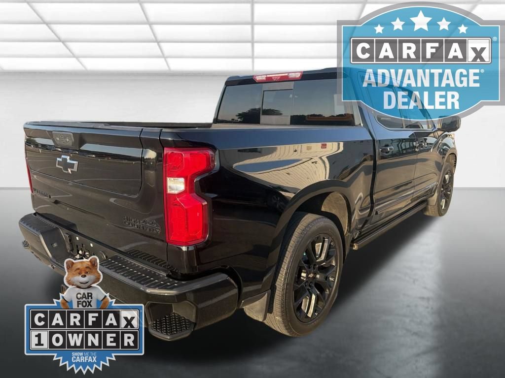 Used 2025 Chevrolet Silverado 1500 High Country w/ Midnight Edition AWD/4WD image 2