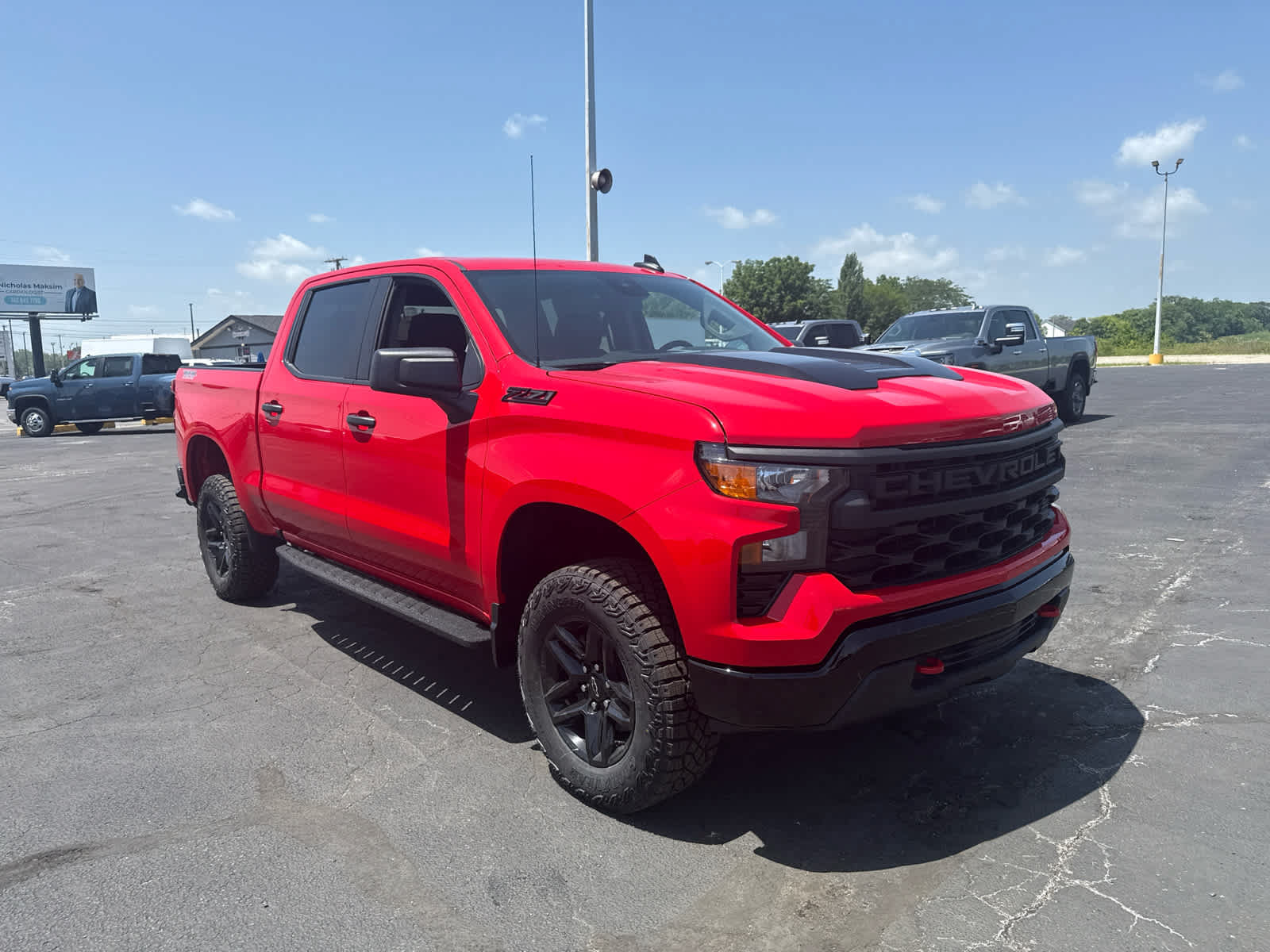 New 2026 Chevrolet Silverado 1500 Custom Trail Boss w/ LPO, Dark Essentials Package AWD/4WD image 7