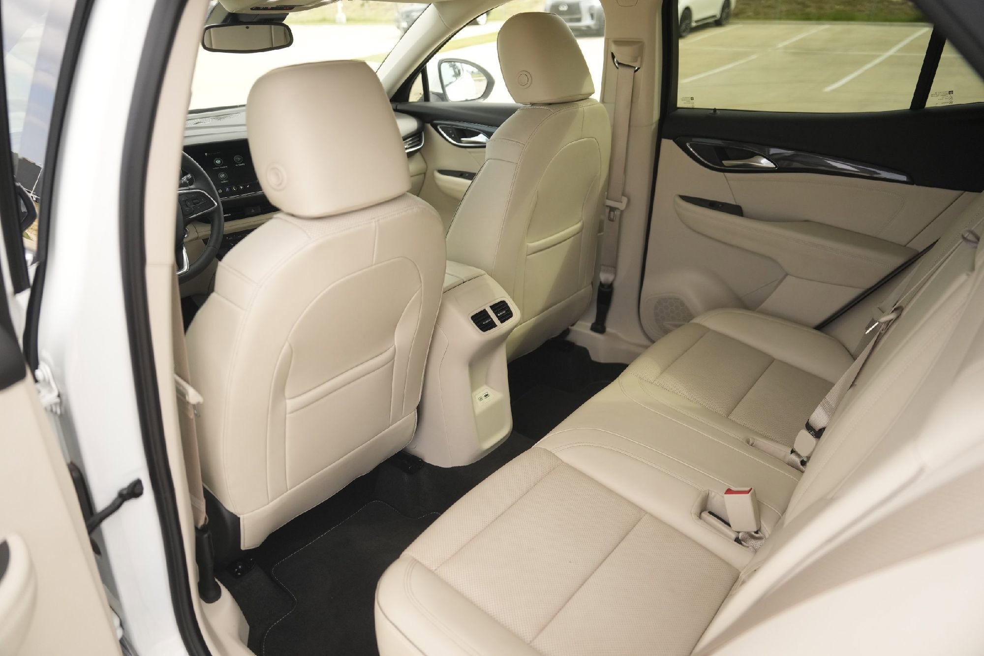 Used 2023 Buick Envision Essence image 26