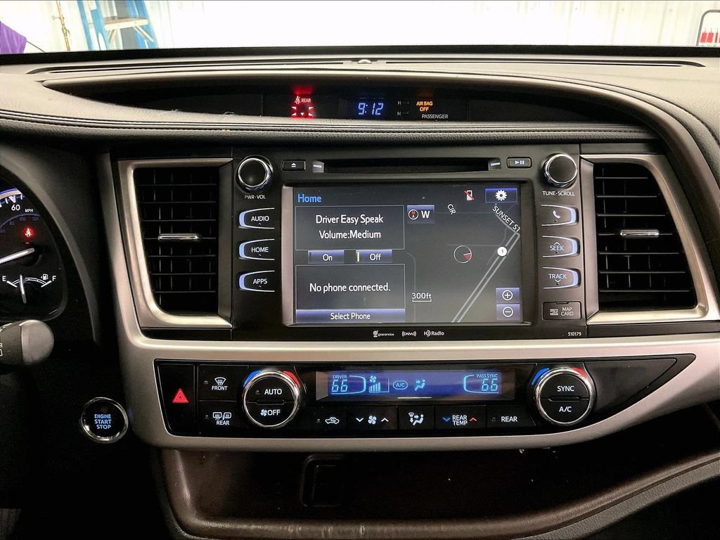 Used 2017 Toyota Highlander XLE w/ Protection Package #3 AWD/4WD image 37