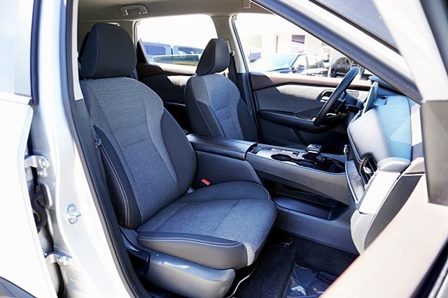 Used 2023 Nissan Rogue SV FWD image 18