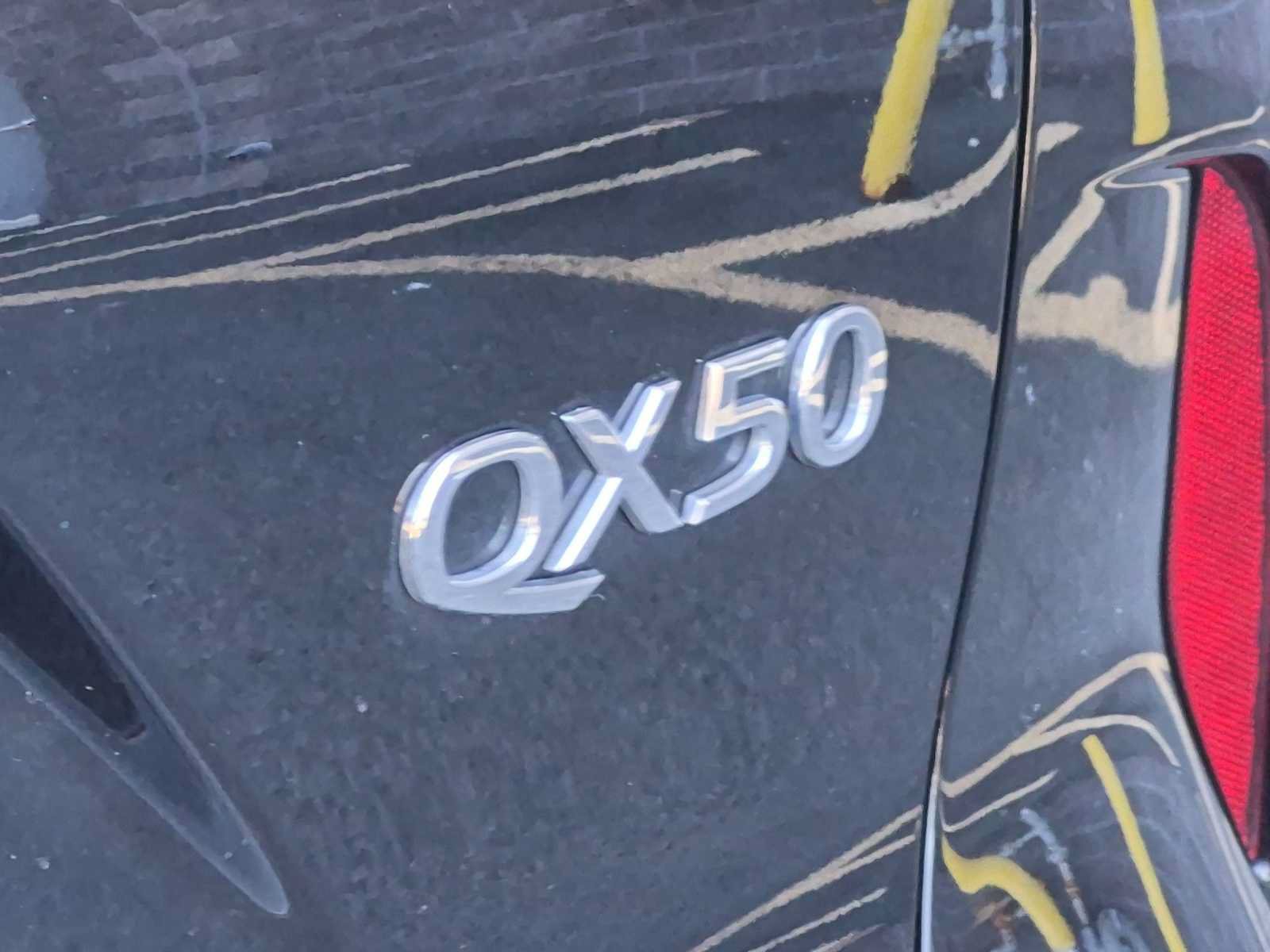 Used 2023 INFINITI QX50 Luxe AWD/4WD image 13