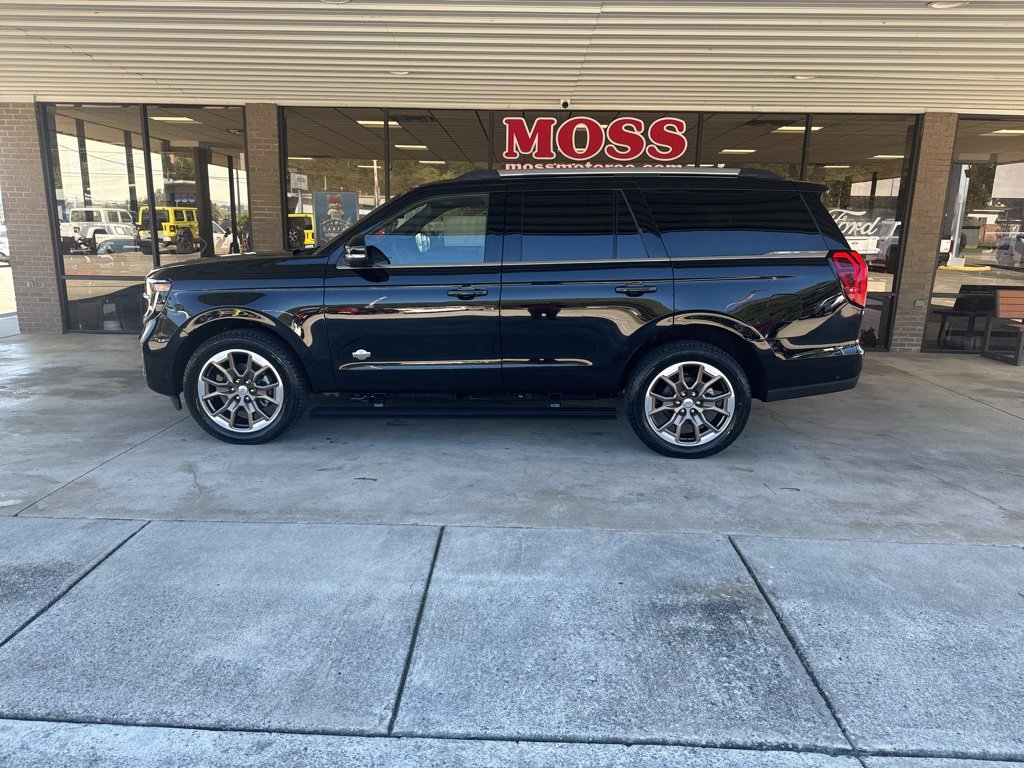 New 2025 Ford Expedition King Ranch image 7