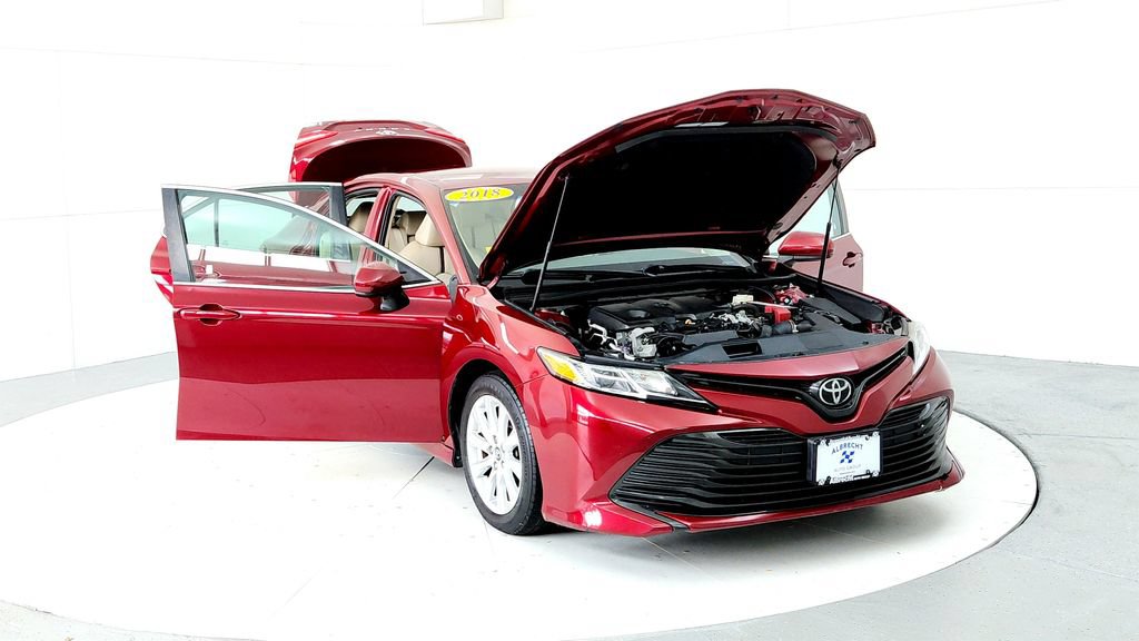 Certified 2018 Toyota Camry LE FWD image 9