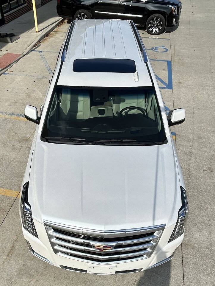 Used 2016 Cadillac Escalade ESV Luxury image 12