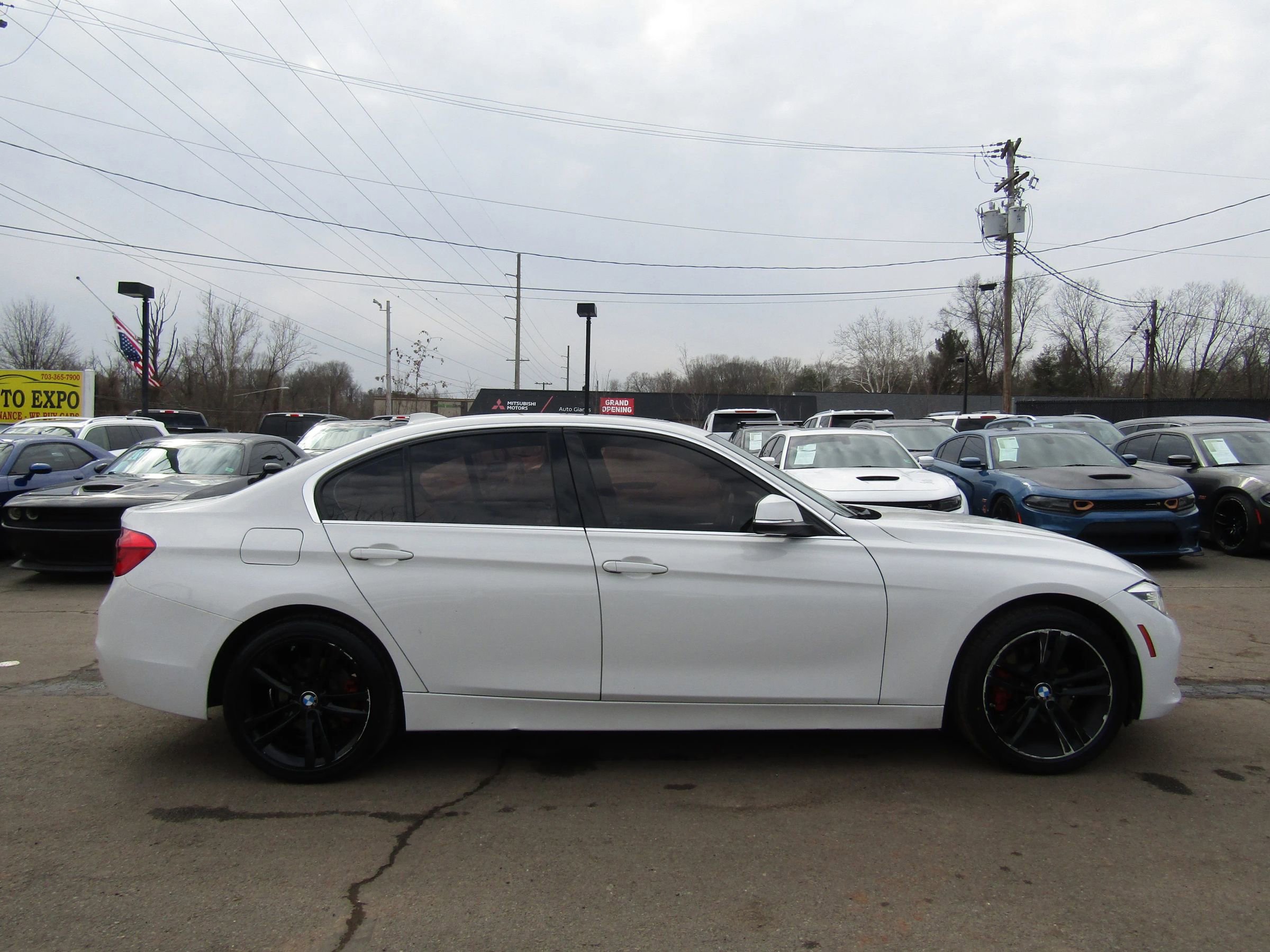 Used 2018 BMW 330i xDrive Sedan w/ Premium Package image 9
