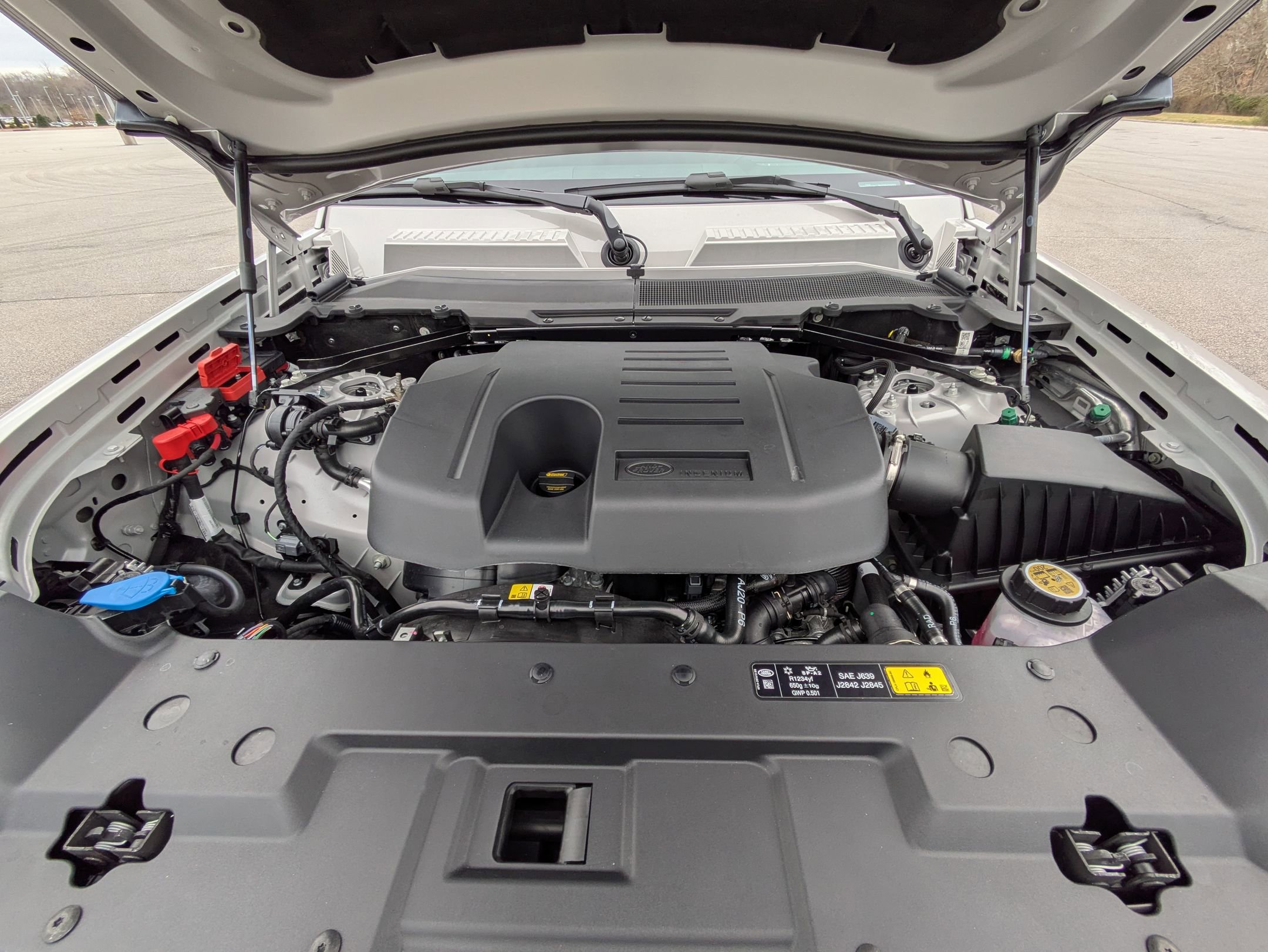 New 2026 Land Rover Defender 110 X-Dynamic SE image 32