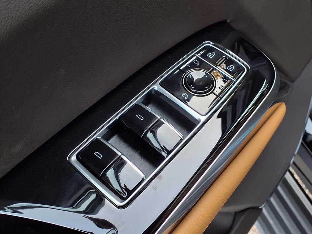 New 2026 Cadillac Escalade Luxury image 12